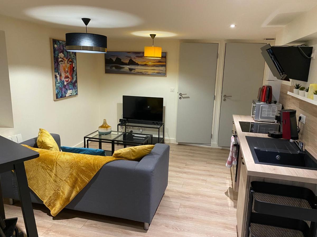 Bel appartement avec place de parking a proximité Châtillon-sur-Chalaronne Esterno foto