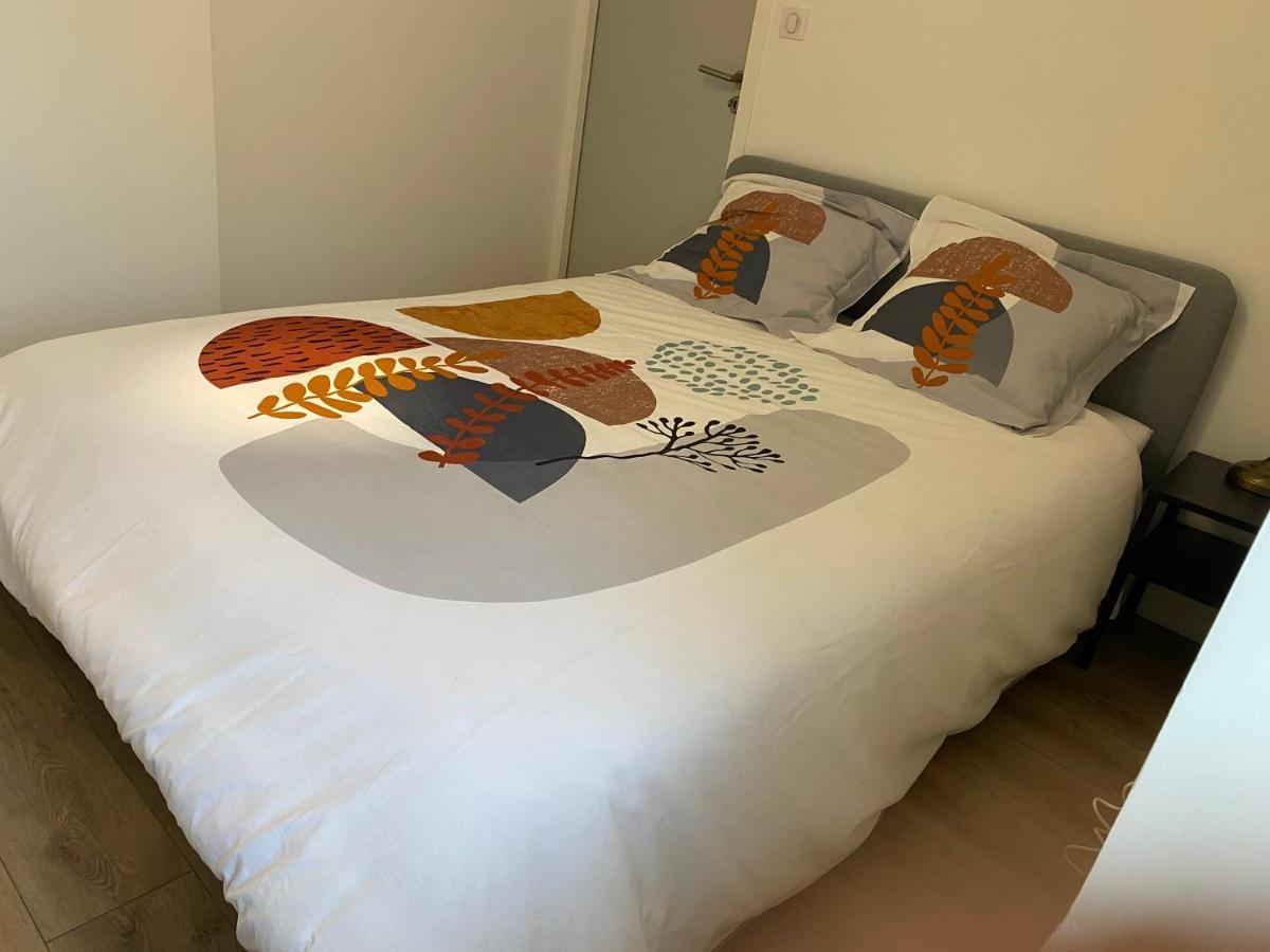 Bel appartement avec place de parking a proximité Châtillon-sur-Chalaronne Esterno foto